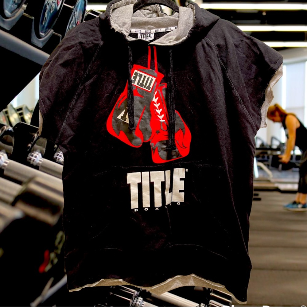 TITLE boxing 🥊 gear NEVER WORN Tank/Sweater (Could be UniSex)